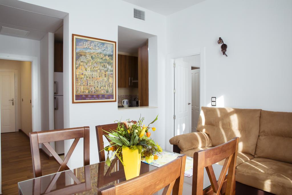 Apartamentos Casa De La Lonja Granada Room photo
